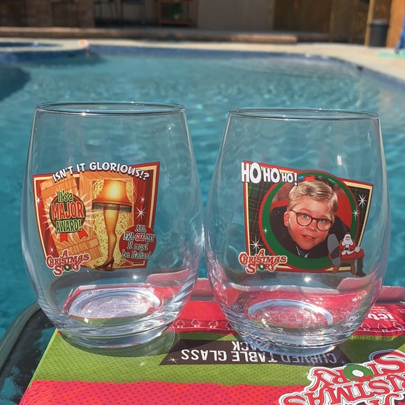 New “ A Christmas Story” boxed Curved Glasses - Picture 2 of 9